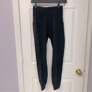 NIKE Pocketed Fitted Jogger Size Small